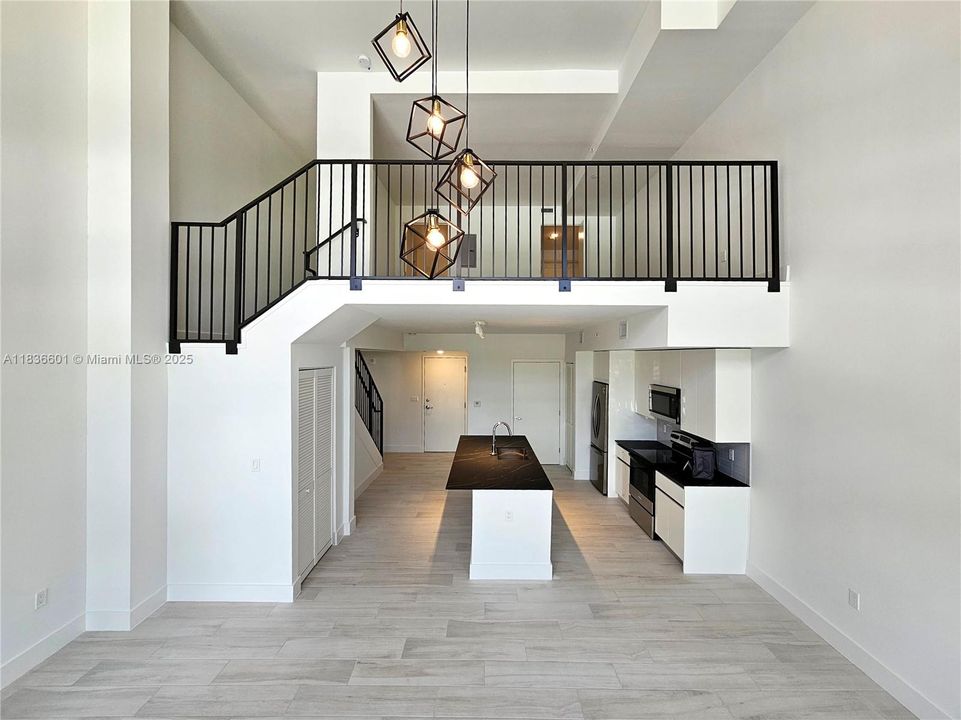 For Rent: $3,205 (2 beds, 2 baths, 1015 Square Feet)