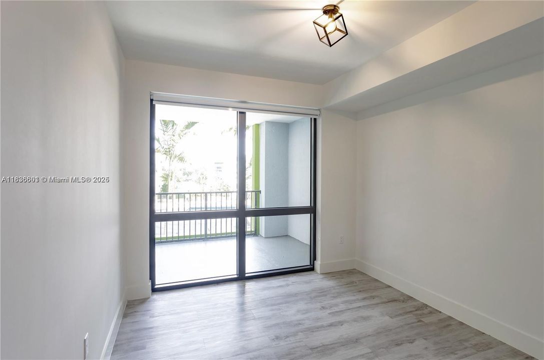 For Rent: $3,205 (2 beds, 2 baths, 1015 Square Feet)