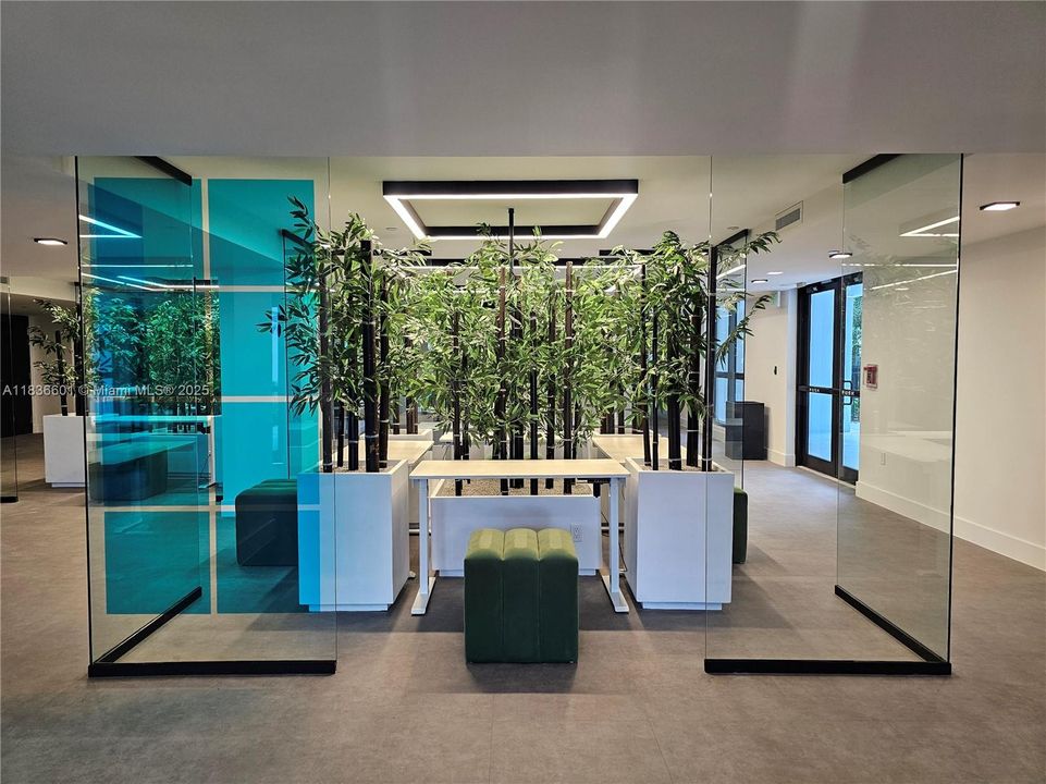 For Rent: $3,205 (2 beds, 2 baths, 1015 Square Feet)