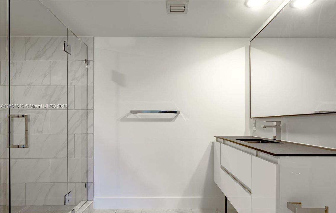 For Rent: $3,205 (2 beds, 2 baths, 1015 Square Feet)