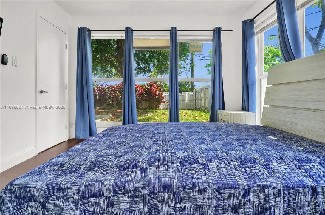 Activo con contrato: $799,999 (5 camas, 4 baños, 2712 Pies cuadrados)