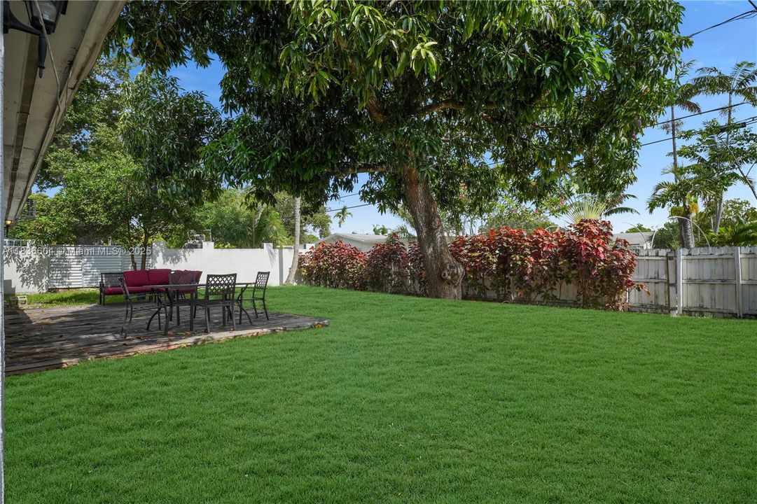 Activo con contrato: $799,999 (5 camas, 4 baños, 2712 Pies cuadrados)