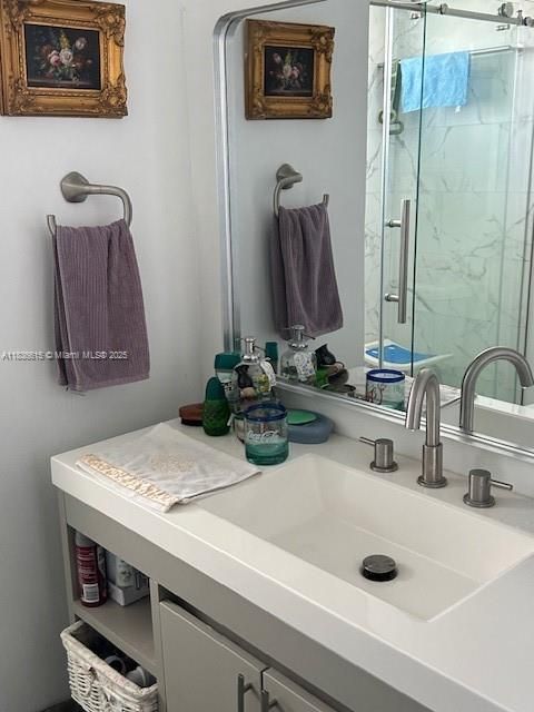 For Sale: $225,000 (2 beds, 1 baths, 1036 Square Feet)