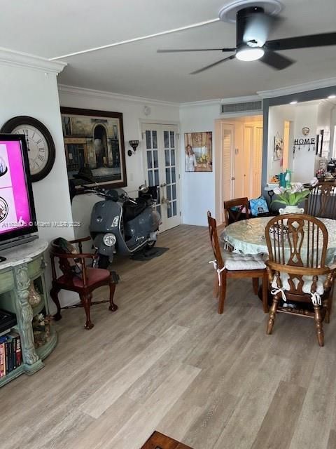 For Sale: $225,000 (2 beds, 1 baths, 1036 Square Feet)