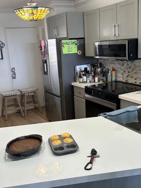 For Sale: $225,000 (2 beds, 1 baths, 1036 Square Feet)