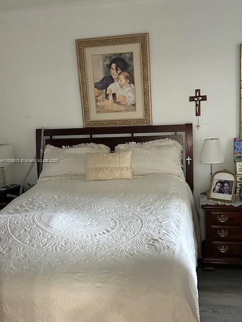 For Sale: $225,000 (2 beds, 1 baths, 1036 Square Feet)