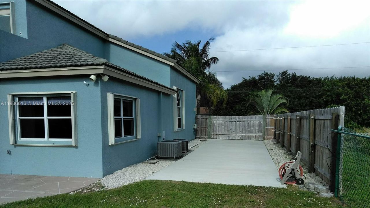 Vendido Recientemente: $620,000 (4 camas, 4 baños, 2512 Pies cuadrados)