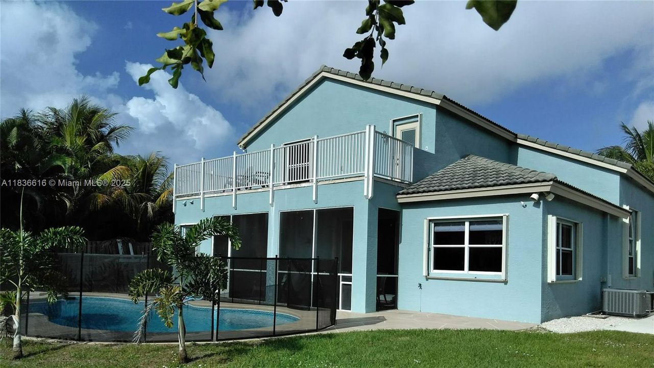 Vendido Recientemente: $620,000 (4 camas, 4 baños, 2512 Pies cuadrados)