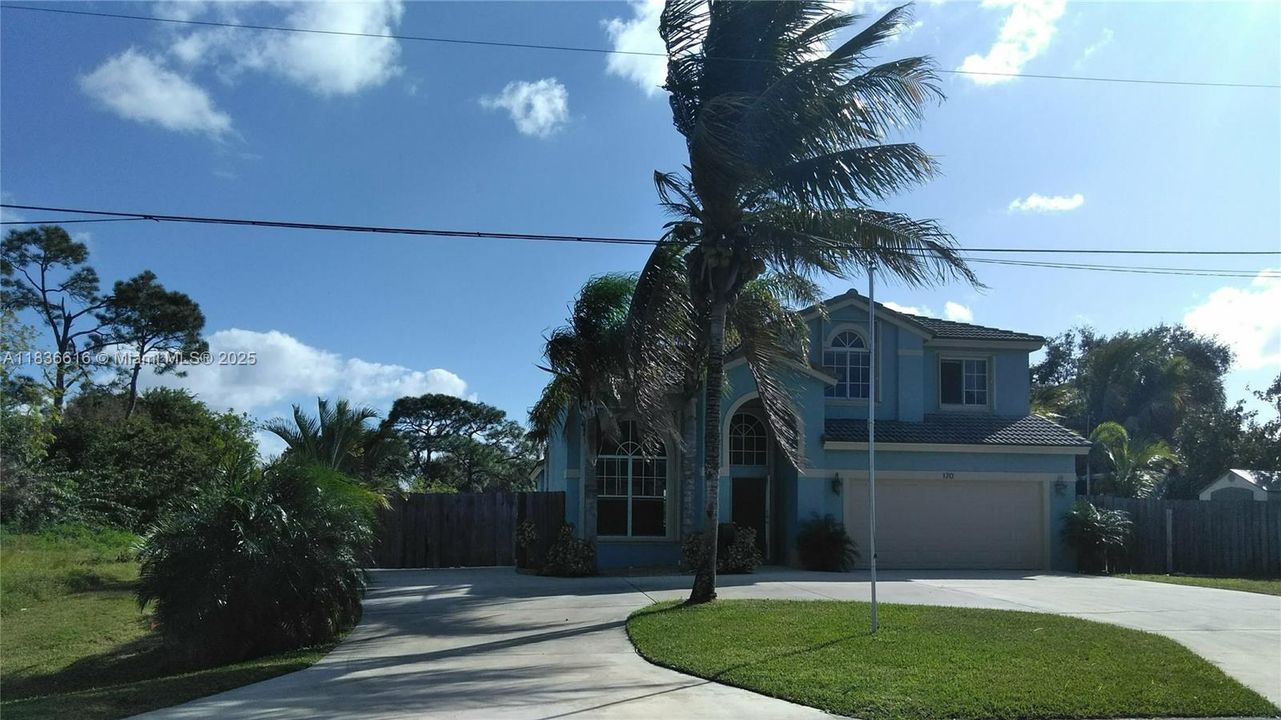 Vendido Recientemente: $620,000 (4 camas, 4 baños, 2512 Pies cuadrados)