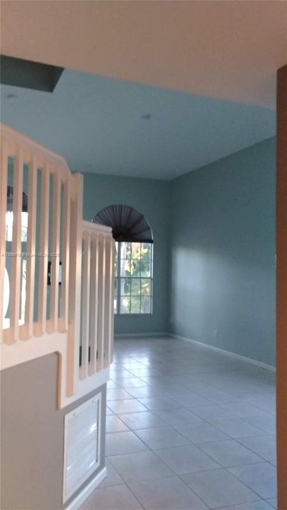 Vendido Recientemente: $620,000 (4 camas, 4 baños, 2512 Pies cuadrados)