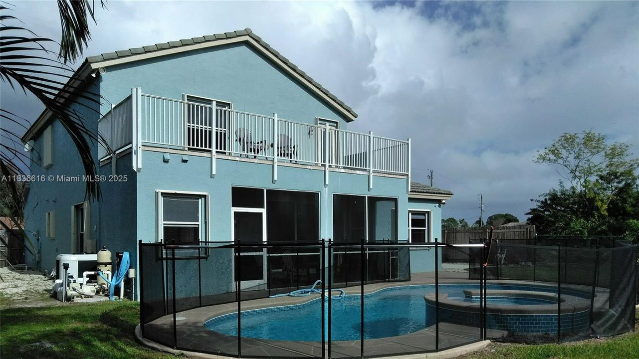 Vendido Recientemente: $620,000 (4 camas, 4 baños, 2512 Pies cuadrados)