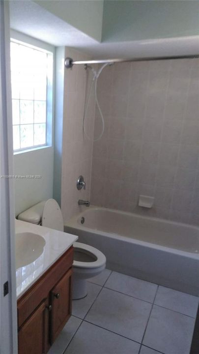 Vendido Recientemente: $620,000 (4 camas, 4 baños, 2512 Pies cuadrados)