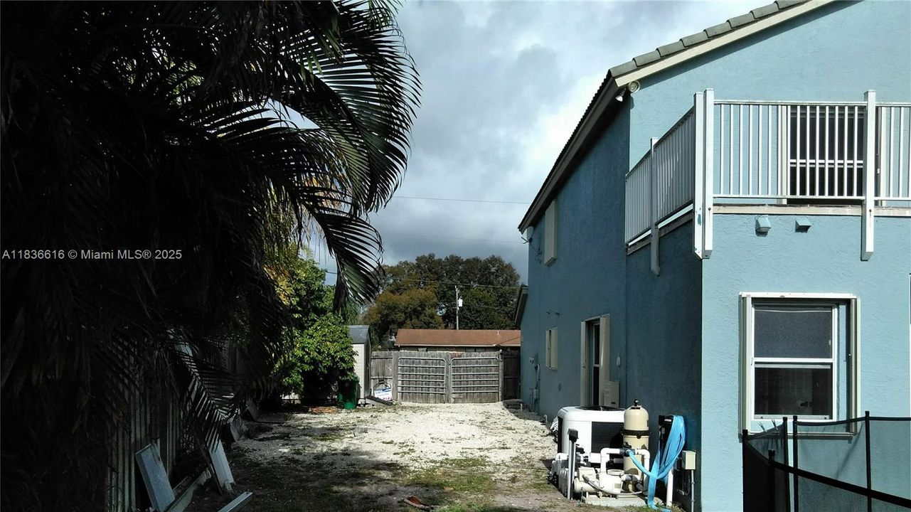 Vendido Recientemente: $620,000 (4 camas, 4 baños, 2512 Pies cuadrados)