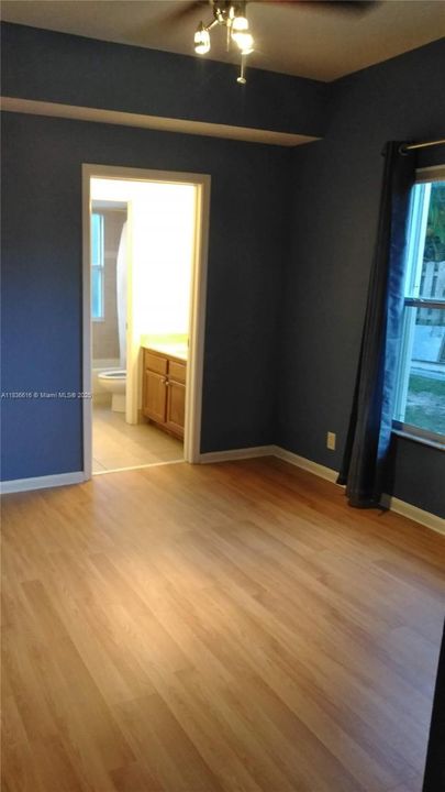 Vendido Recientemente: $620,000 (4 camas, 4 baños, 2512 Pies cuadrados)