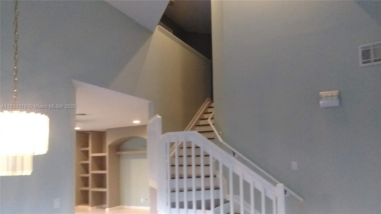 Vendido Recientemente: $620,000 (4 camas, 4 baños, 2512 Pies cuadrados)