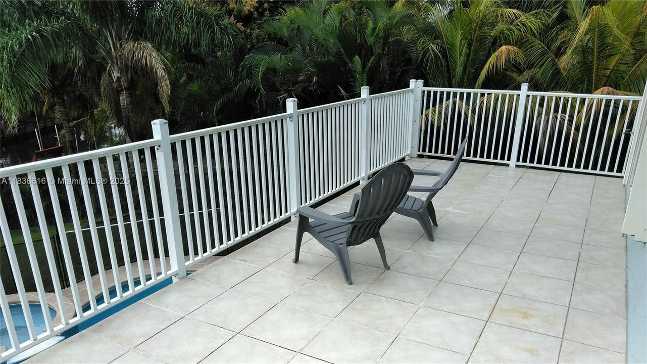 Vendido Recientemente: $620,000 (4 camas, 4 baños, 2512 Pies cuadrados)