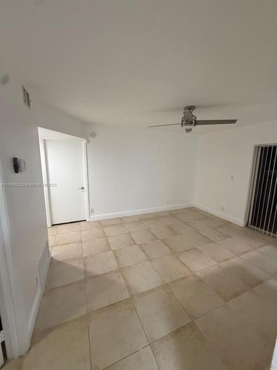 Activo con contrato: $179,000 (2 camas, 1 baños, 835 Pies cuadrados)