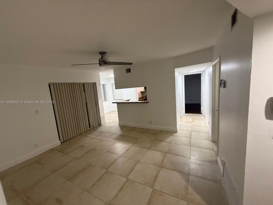 Activo con contrato: $179,000 (2 camas, 1 baños, 835 Pies cuadrados)