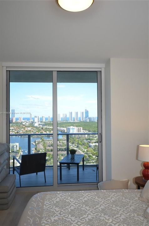 Active With Contract: $3,600 (2 beds, 2 baths, 937 Square Feet)