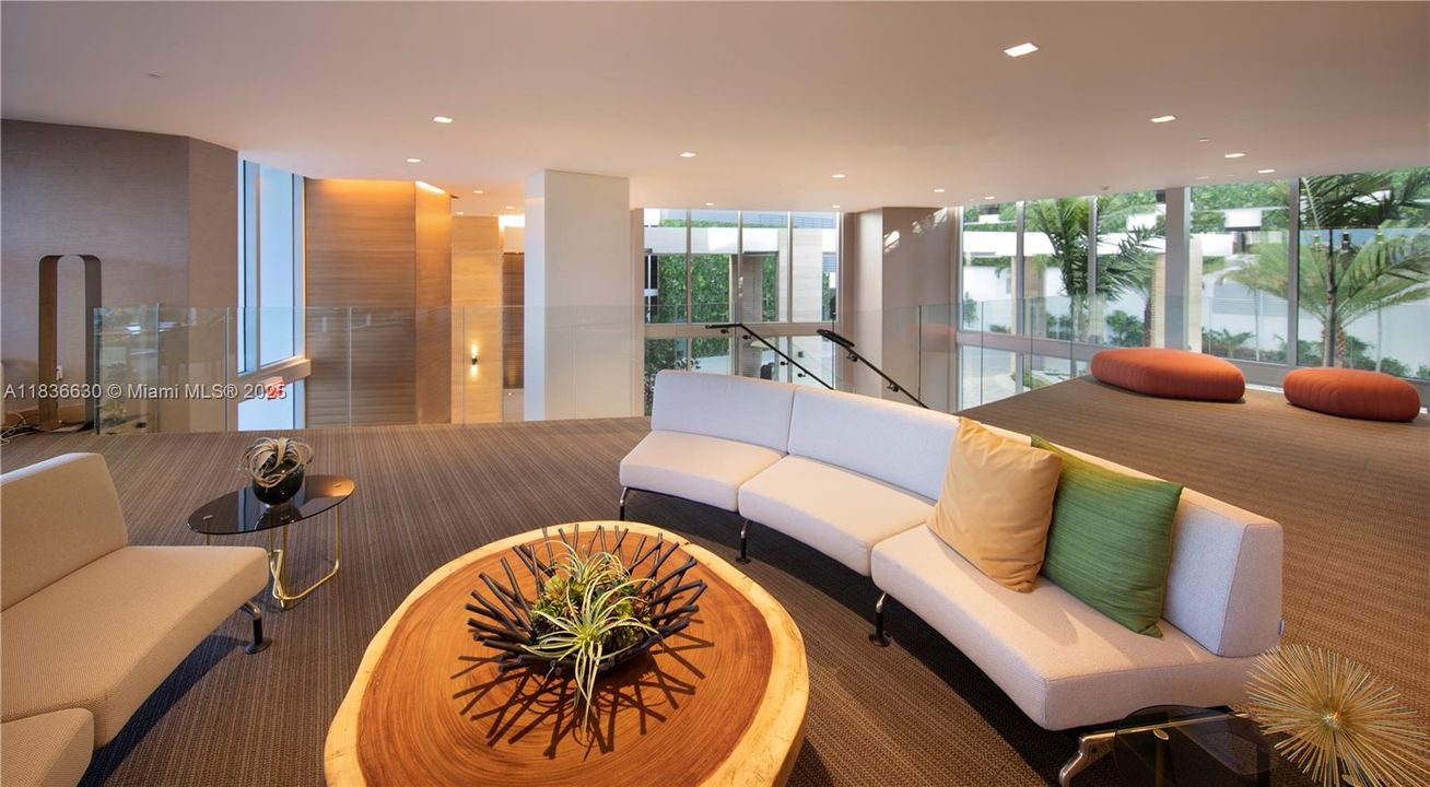 Active With Contract: $3,600 (2 beds, 2 baths, 937 Square Feet)