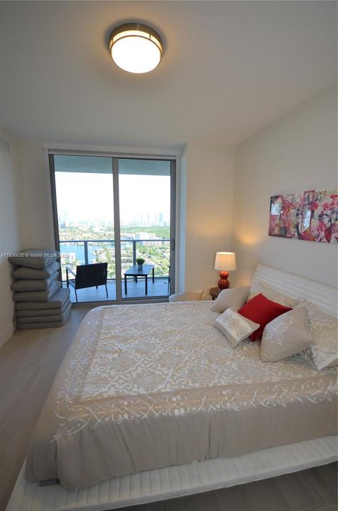 Active With Contract: $3,600 (2 beds, 2 baths, 937 Square Feet)