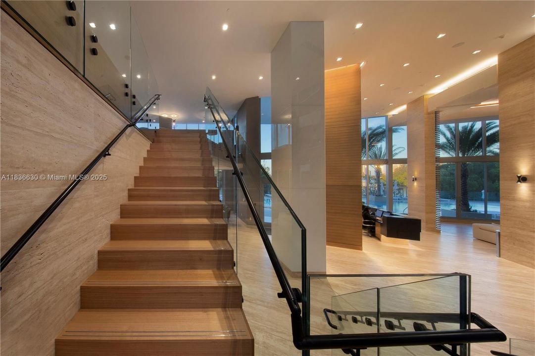 Active With Contract: $3,600 (2 beds, 2 baths, 937 Square Feet)