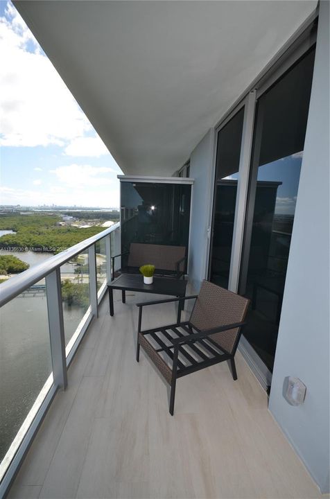 Active With Contract: $3,600 (2 beds, 2 baths, 937 Square Feet)