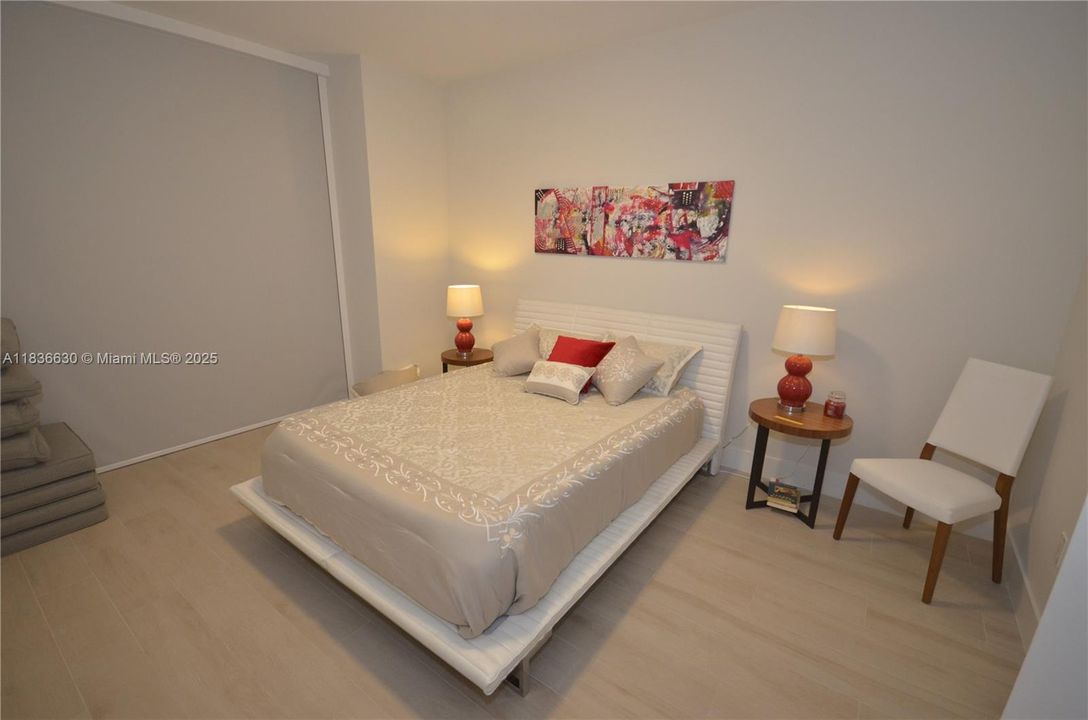 Active With Contract: $3,600 (2 beds, 2 baths, 937 Square Feet)