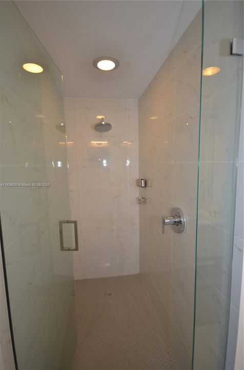 Active With Contract: $3,600 (2 beds, 2 baths, 937 Square Feet)