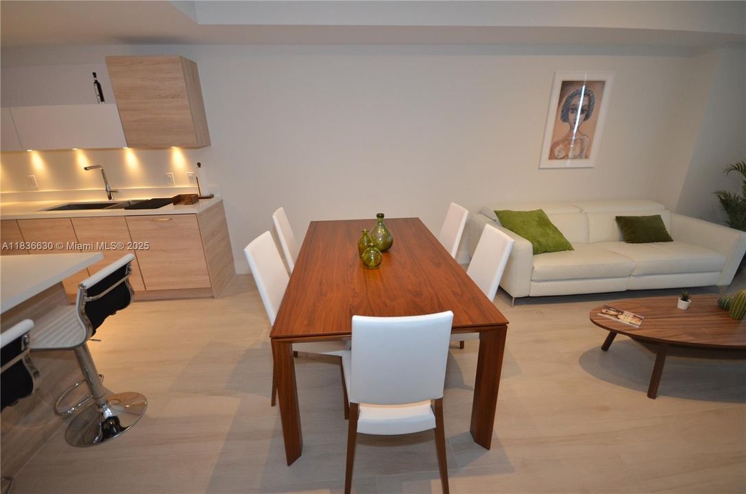 Active With Contract: $3,600 (2 beds, 2 baths, 937 Square Feet)