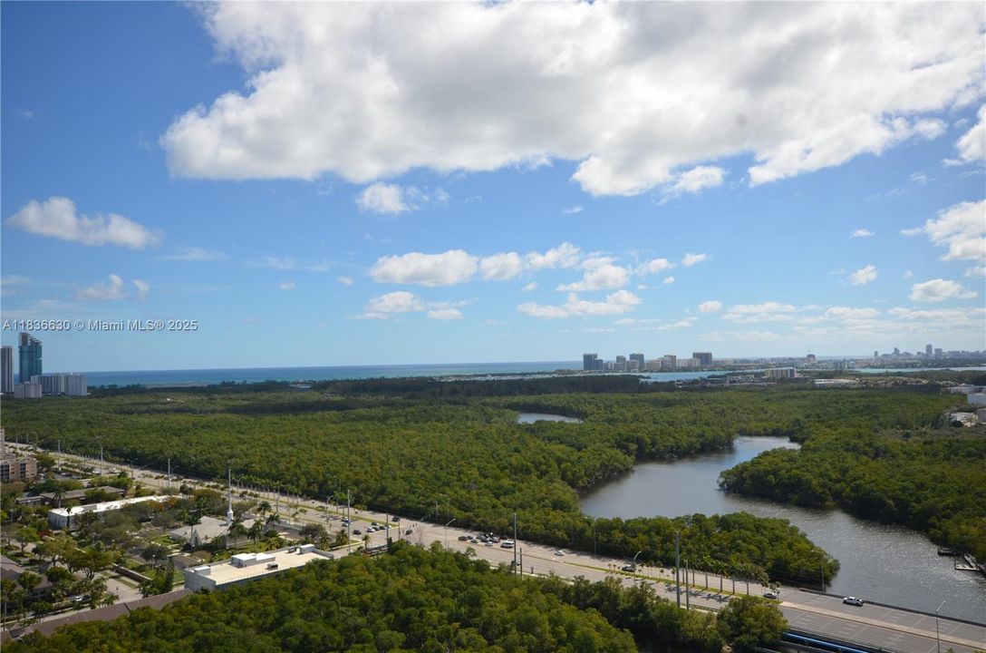 Active With Contract: $3,600 (2 beds, 2 baths, 937 Square Feet)