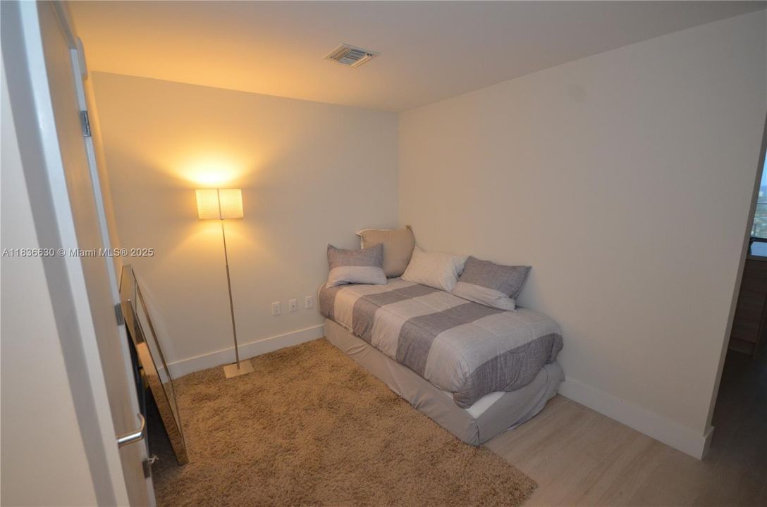 Active With Contract: $3,600 (2 beds, 2 baths, 937 Square Feet)