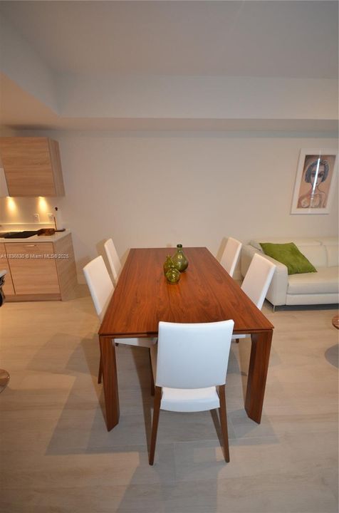 Active With Contract: $3,600 (2 beds, 2 baths, 937 Square Feet)