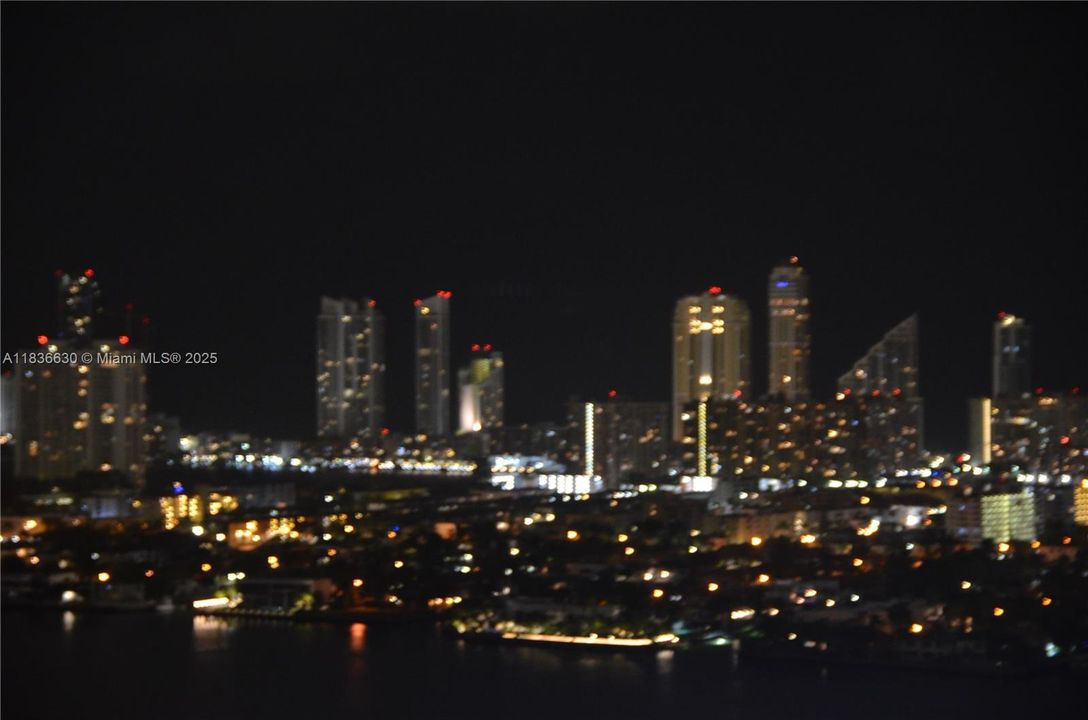 Active With Contract: $3,600 (2 beds, 2 baths, 937 Square Feet)