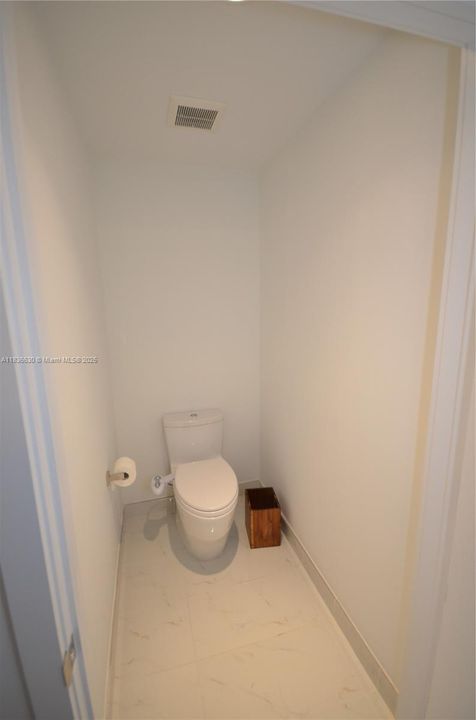 Active With Contract: $3,600 (2 beds, 2 baths, 937 Square Feet)