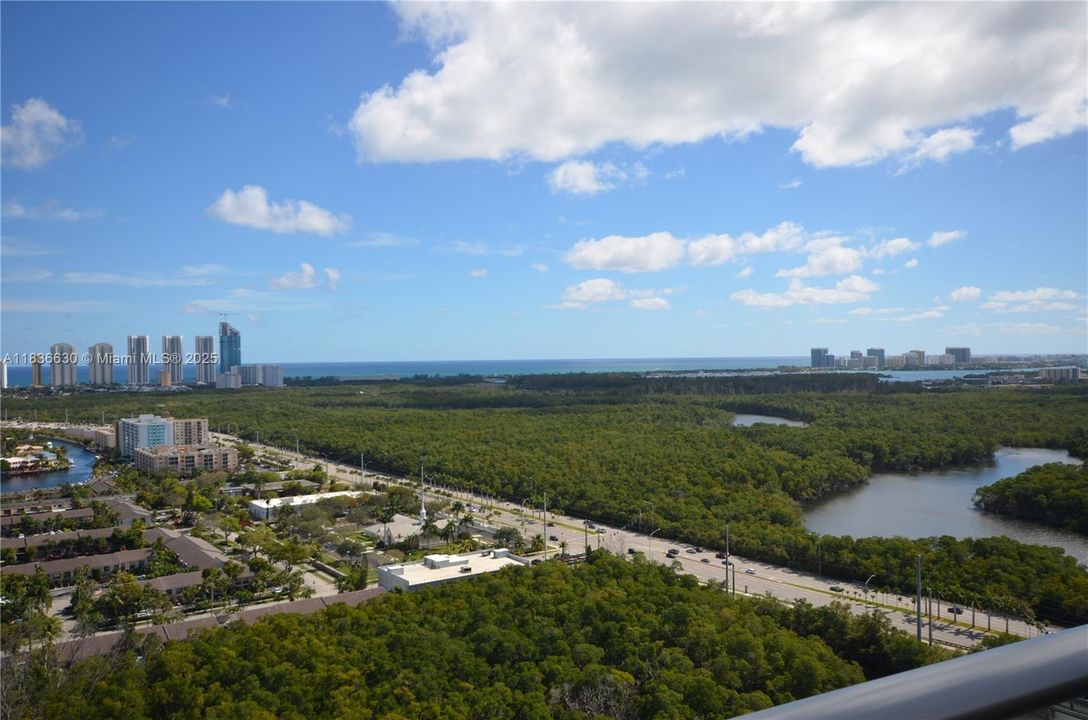 Active With Contract: $3,600 (2 beds, 2 baths, 937 Square Feet)