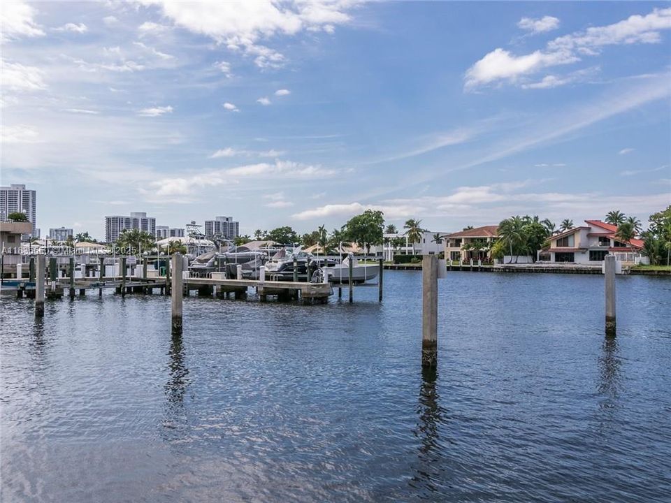 Vendido Recientemente: $1,250,000 (3 camas, 2 baños, 2050 Pies cuadrados)