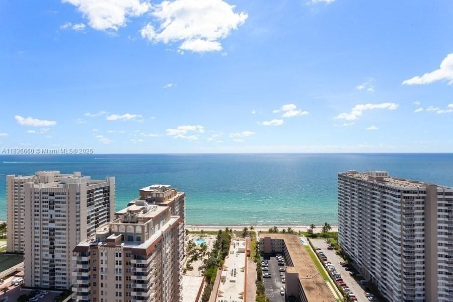 Vendido Recientemente: $1,250,000 (3 camas, 2 baños, 2050 Pies cuadrados)