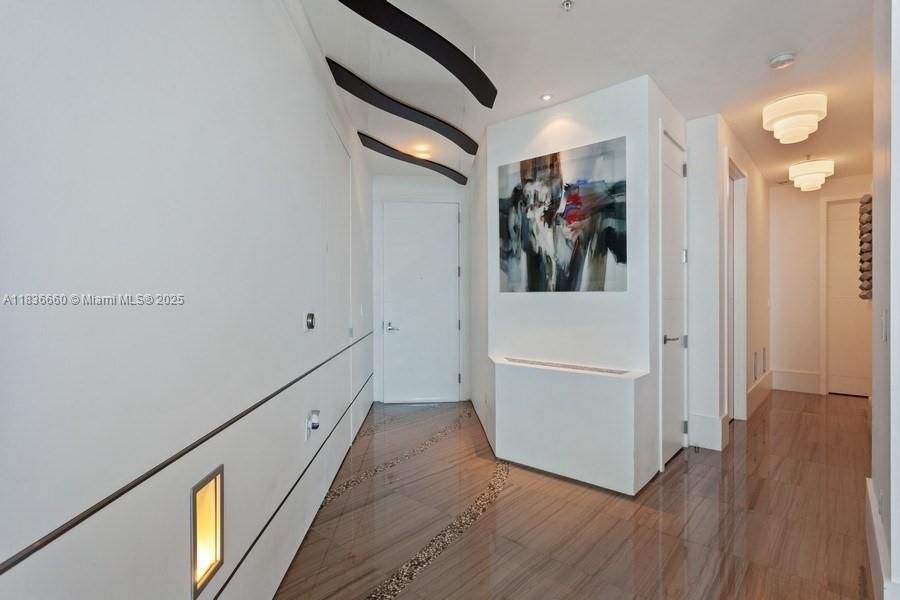 Vendido Recientemente: $1,250,000 (3 camas, 2 baños, 2050 Pies cuadrados)