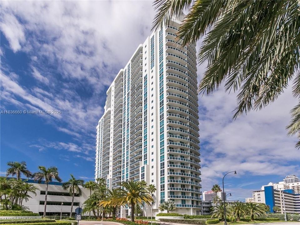 Vendido Recientemente: $1,250,000 (3 camas, 2 baños, 2050 Pies cuadrados)