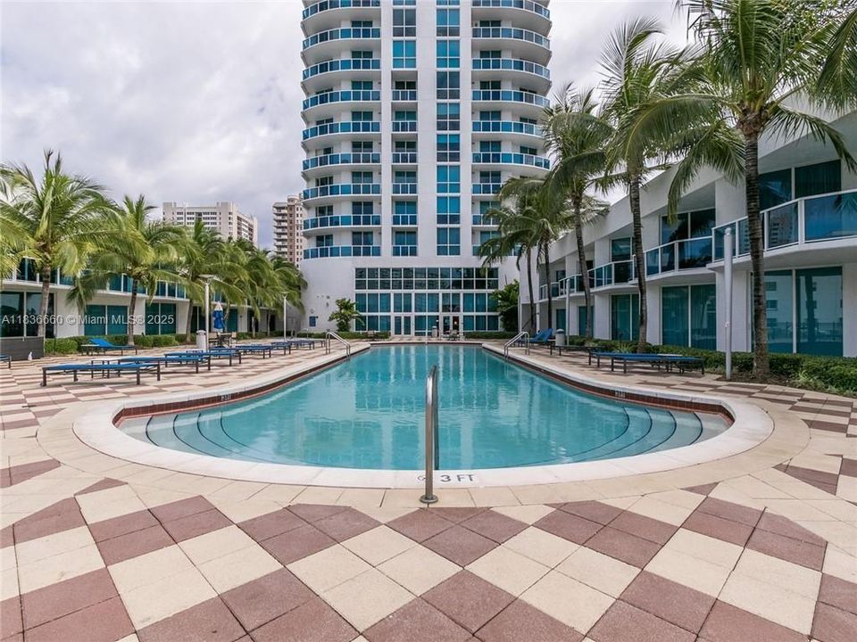 Vendido Recientemente: $1,250,000 (3 camas, 2 baños, 2050 Pies cuadrados)