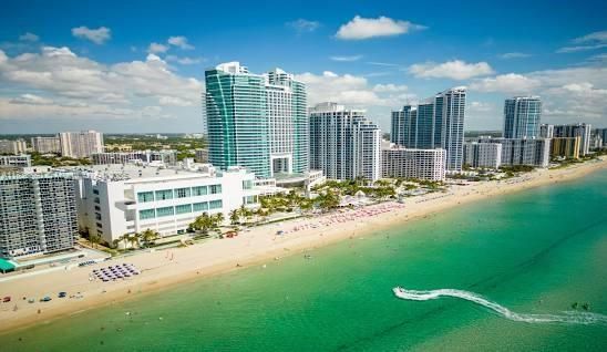 Nearby attraction - Hallandale Beach