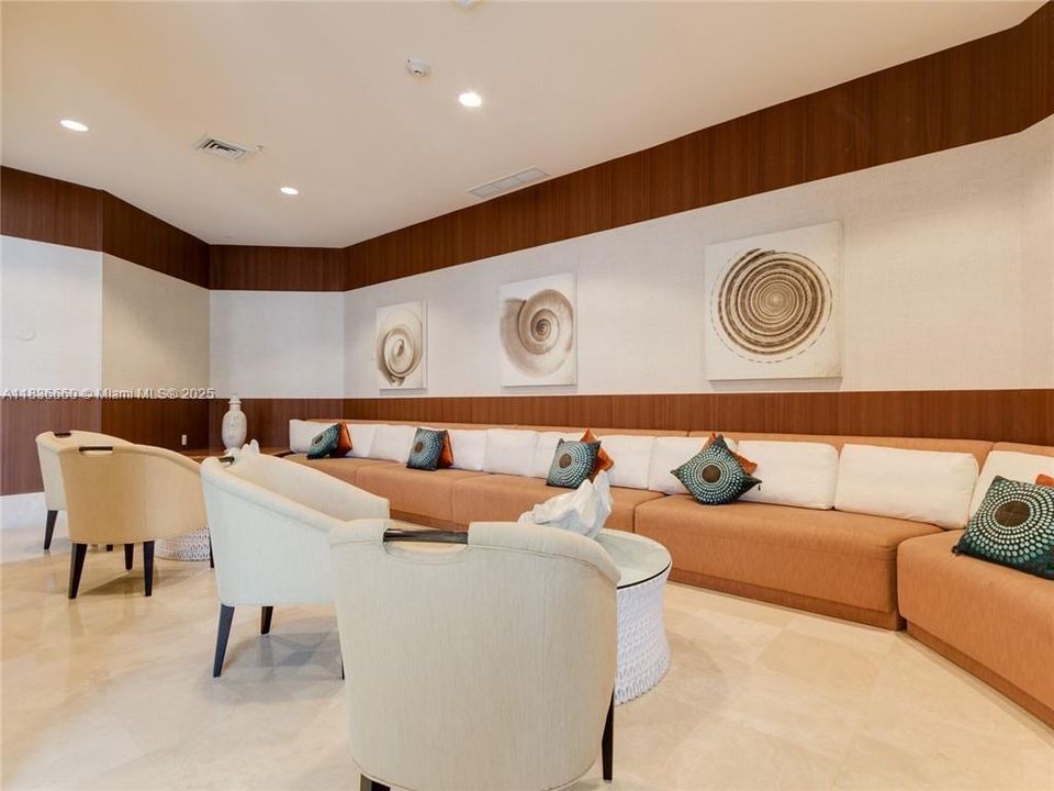 Vendido Recientemente: $1,250,000 (3 camas, 2 baños, 2050 Pies cuadrados)