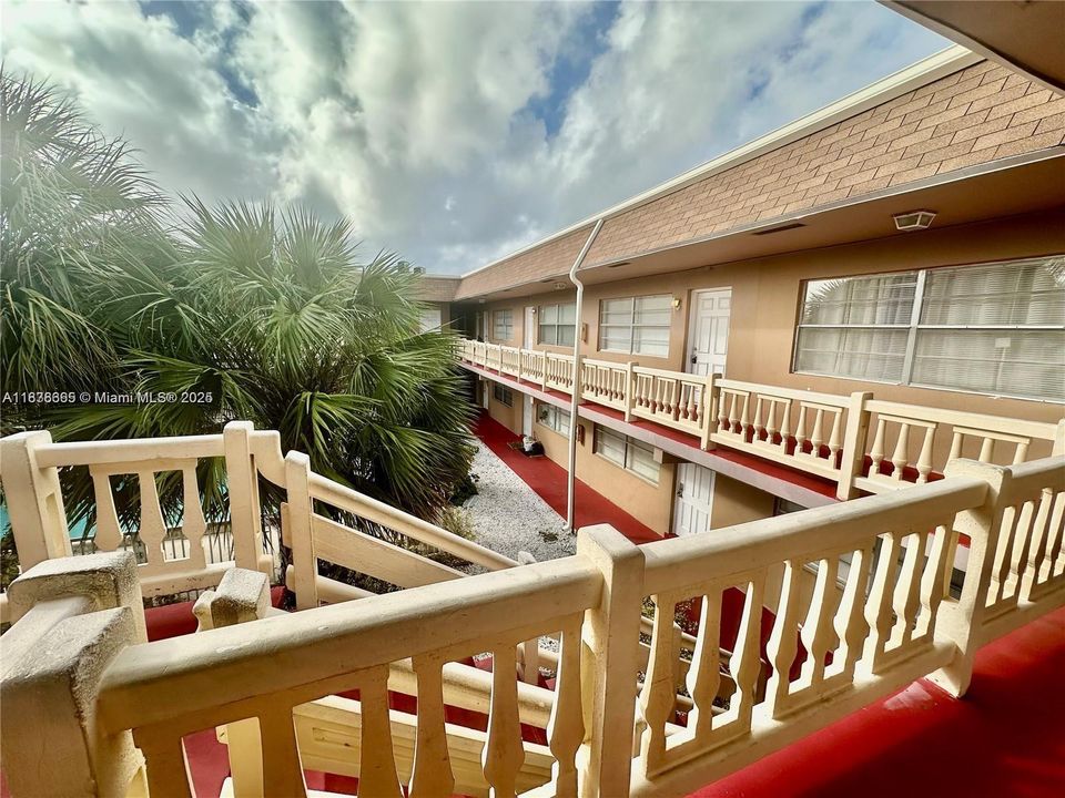 For Sale: $130,000 (1 beds, 1 baths, 480 Square Feet)