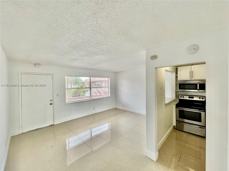 For Sale: $130,000 (1 beds, 1 baths, 480 Square Feet)