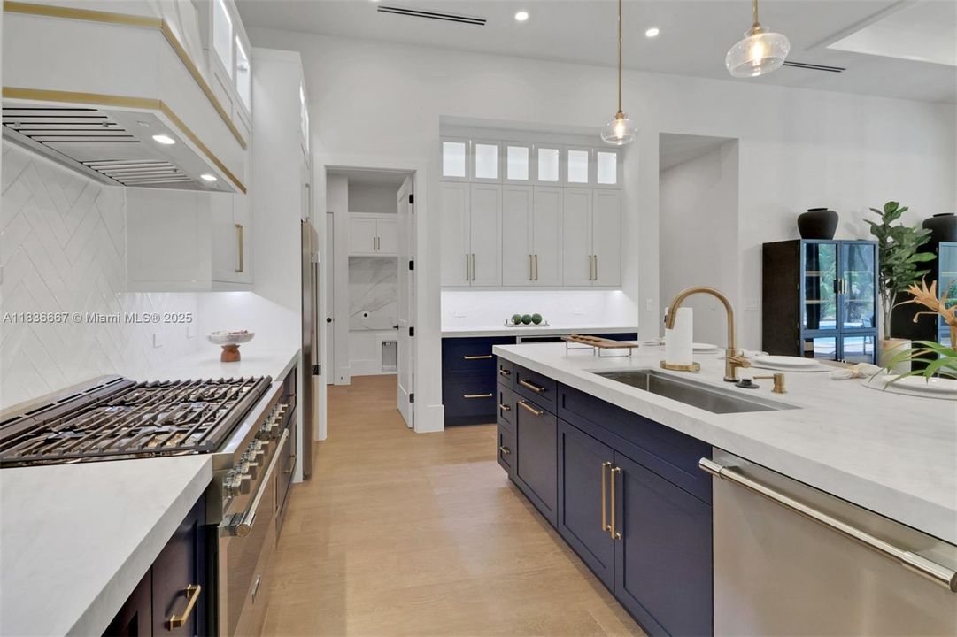 For Sale: $2,350,000 (5 beds, 4 baths, 0 Square Feet)