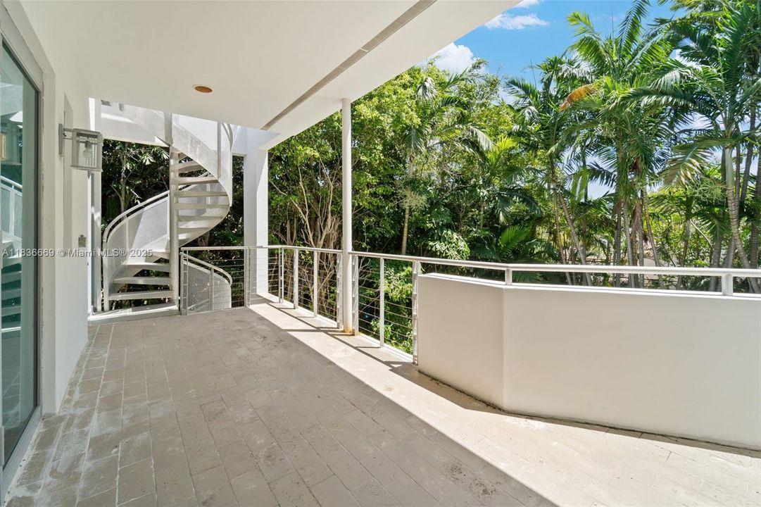 En Venta: $5,000,000 (4 camas, 4 baños, 4256 Pies cuadrados)