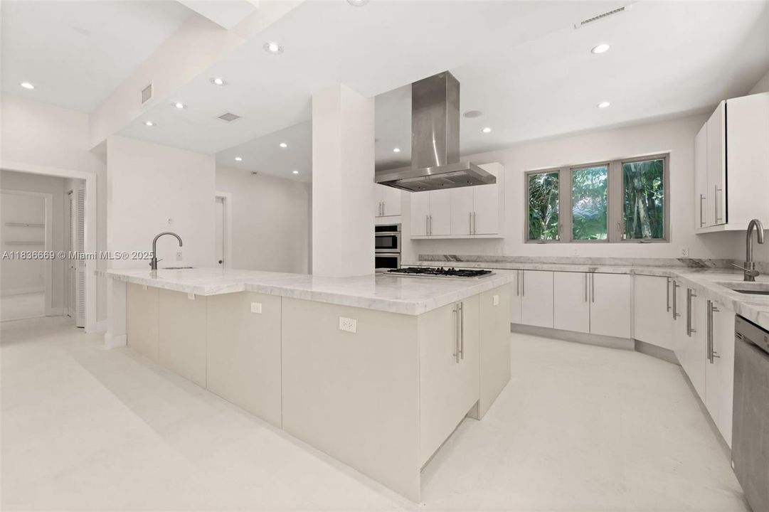 En Venta: $5,000,000 (4 camas, 4 baños, 4256 Pies cuadrados)