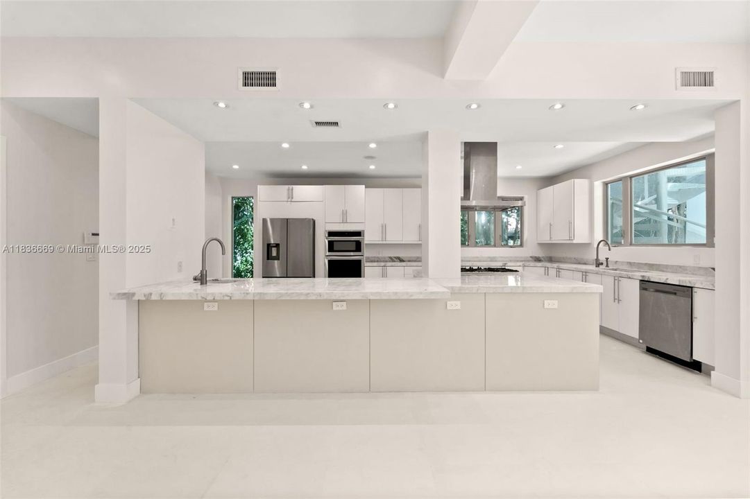 En Venta: $5,000,000 (4 camas, 4 baños, 4256 Pies cuadrados)
