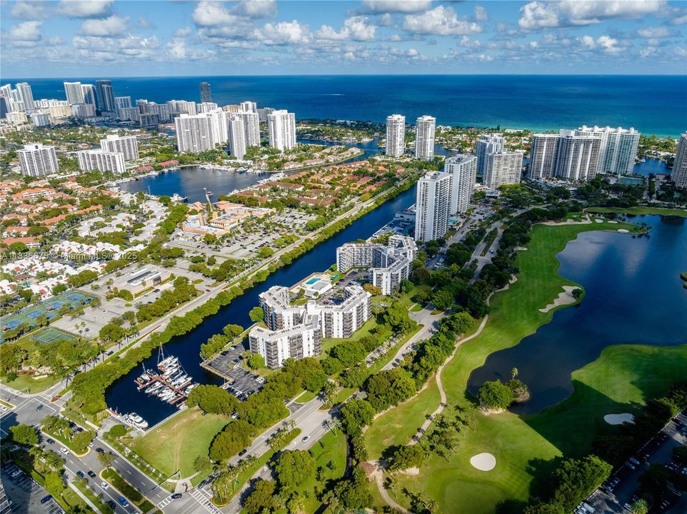 For Sale: $250,000 (2 beds, 2 baths, 1081 Square Feet)